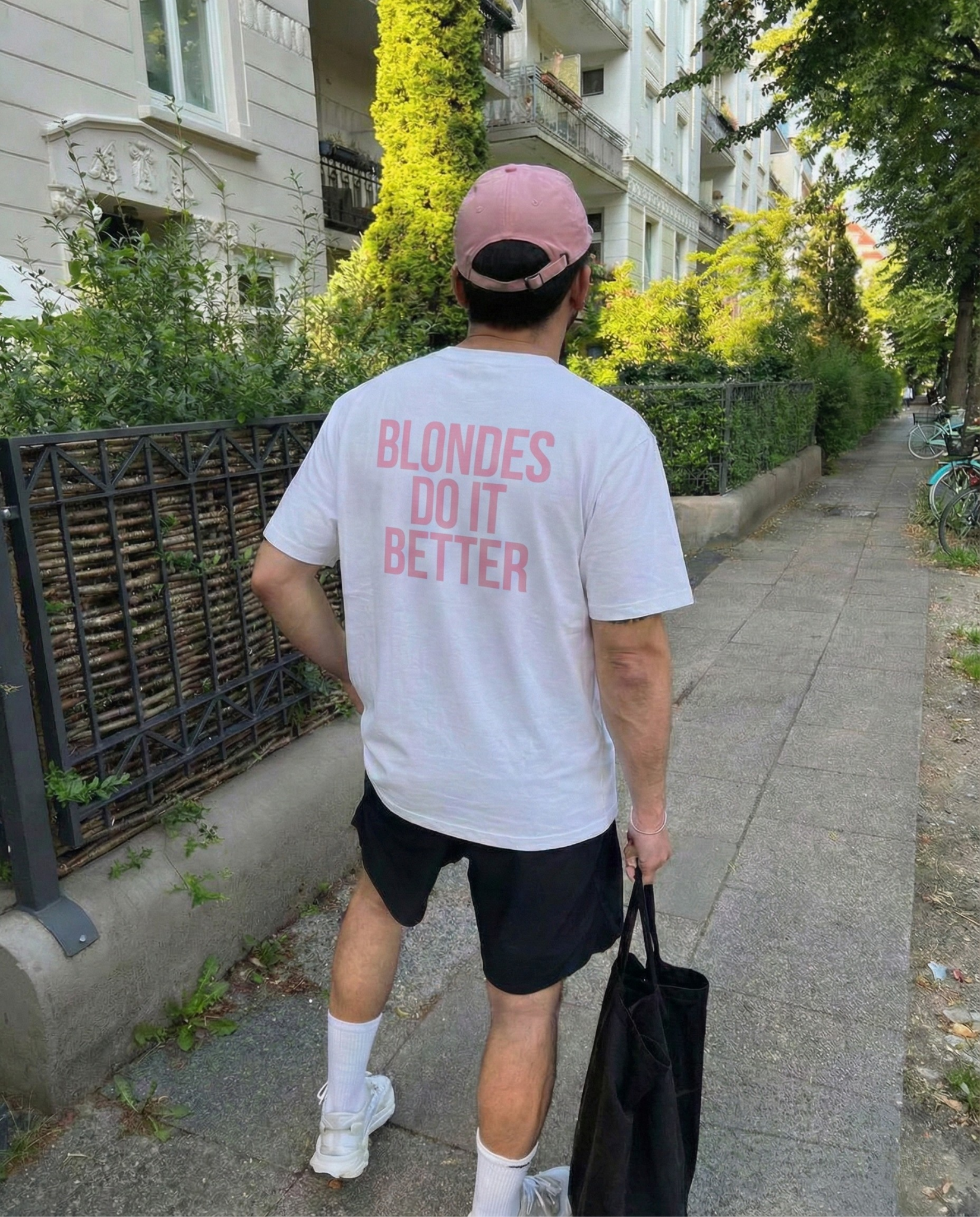 Blondes Do It Better Unisex Baskılı T-Shirt
