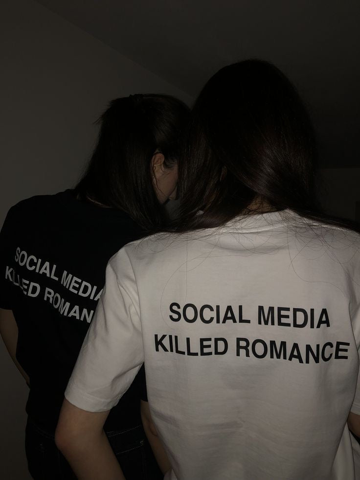 Social Media Killed Romance Baskılı Unisex T-Shirt