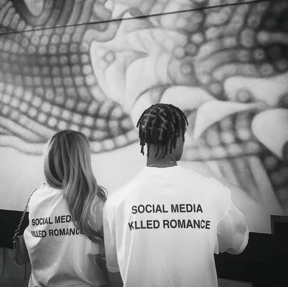 Social Media Killed Romance Baskılı Unisex T-Shirt