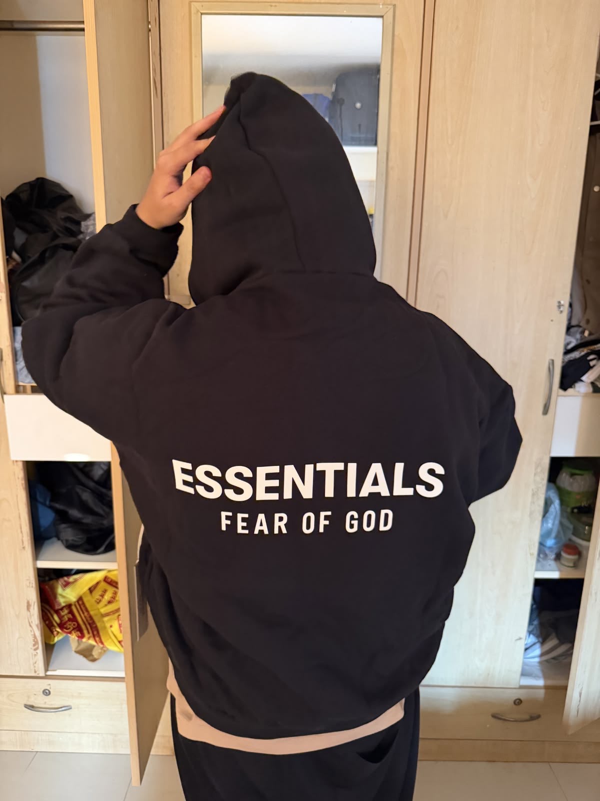 Essentials Yazılı Hoodie — Siyah
