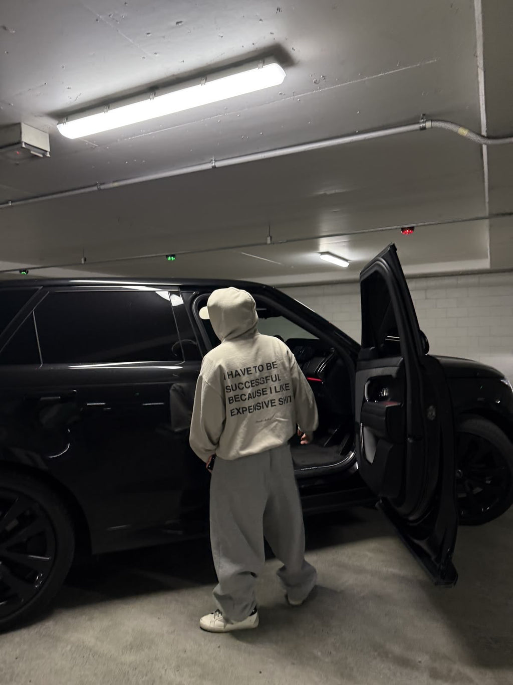 I Have To Be Successful Yazılı Hoodie — Krem