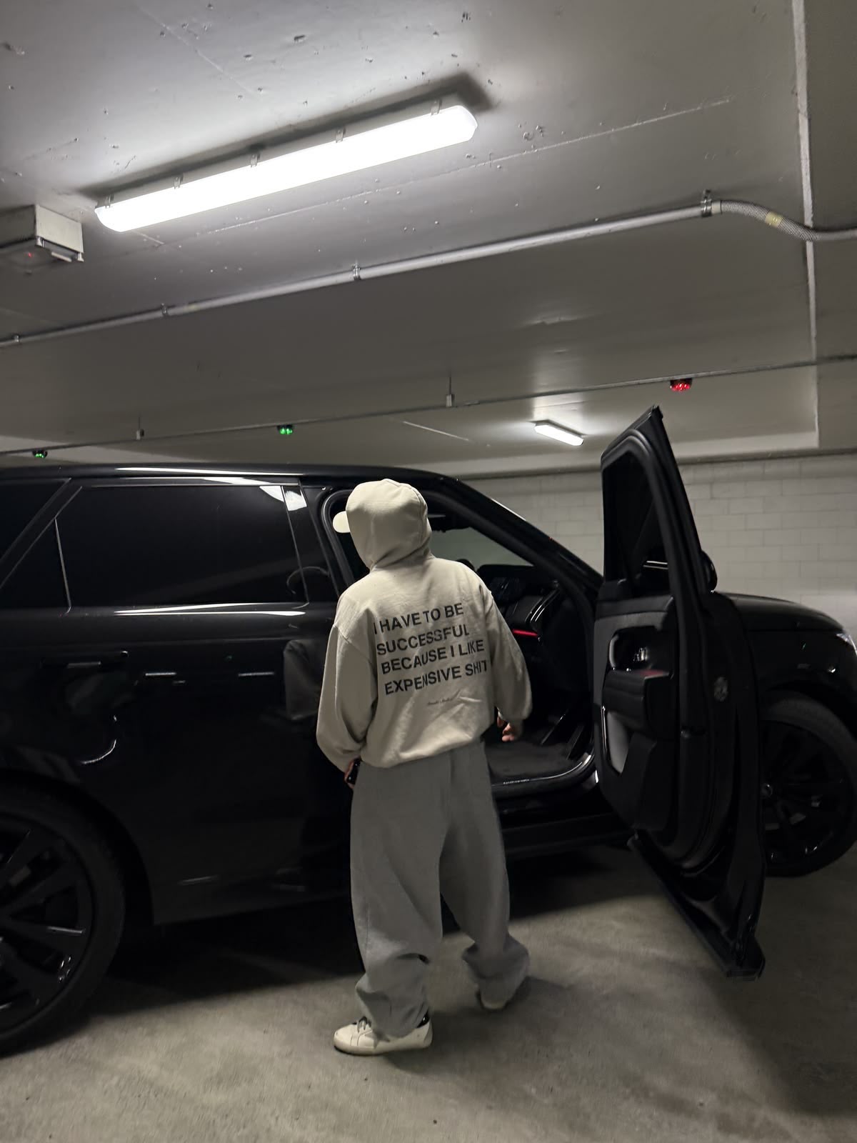 I Have To Be Successful Yazılı Hoodie — Krem