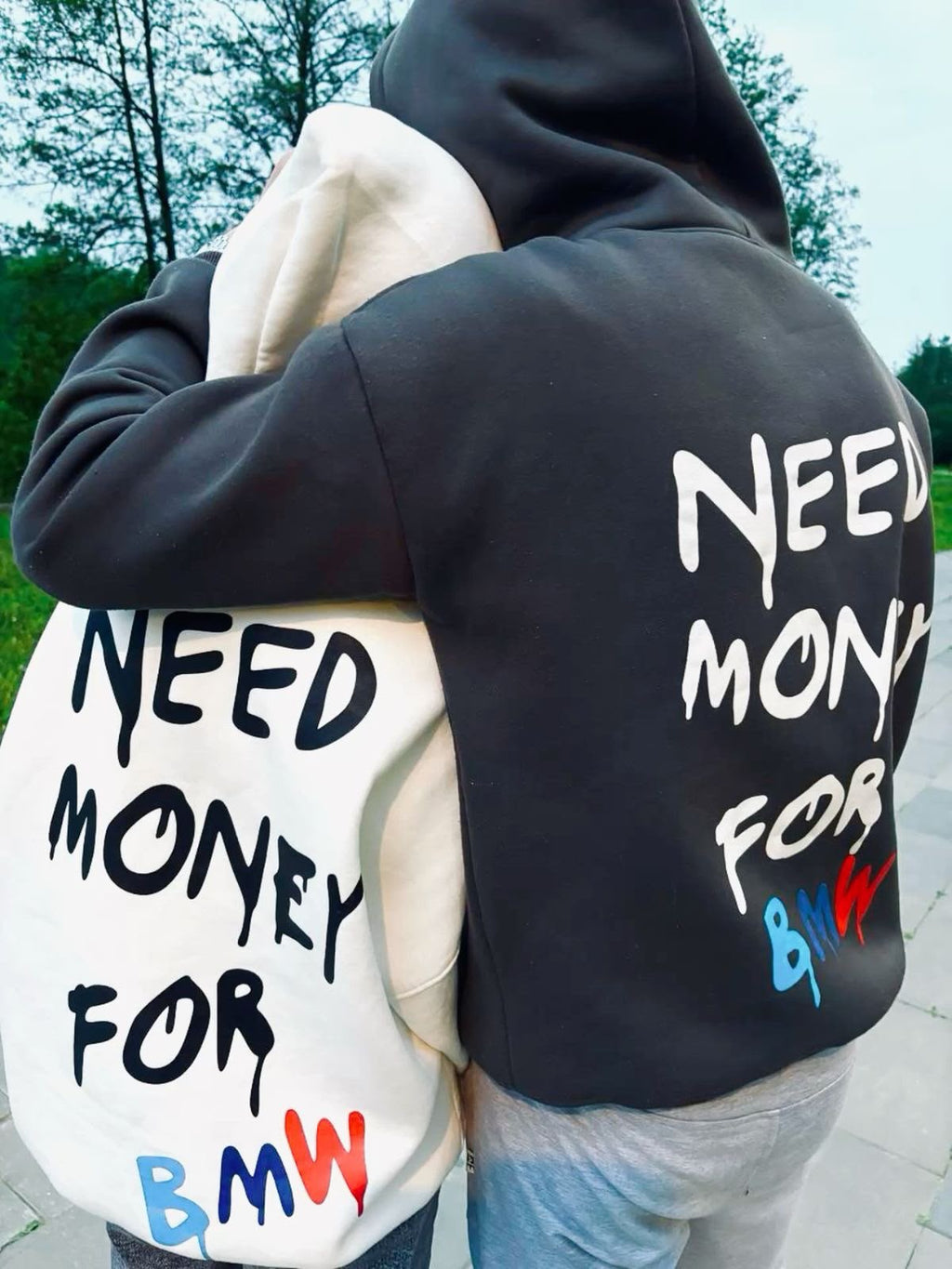 Need Money For BMW Renkli Yazılı Hoodie — Krem