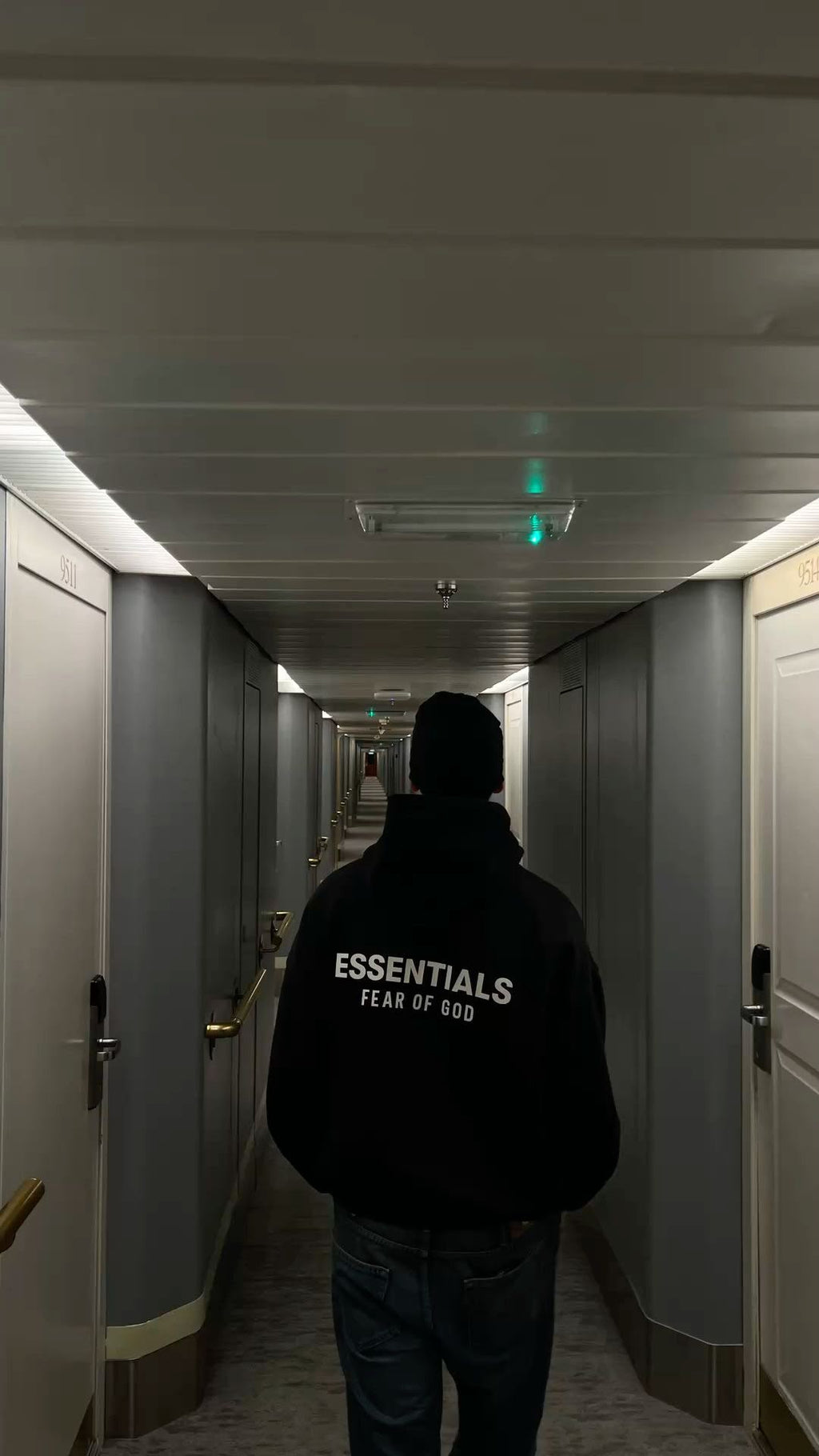 Essentials Yazılı Hoodie — Siyah
