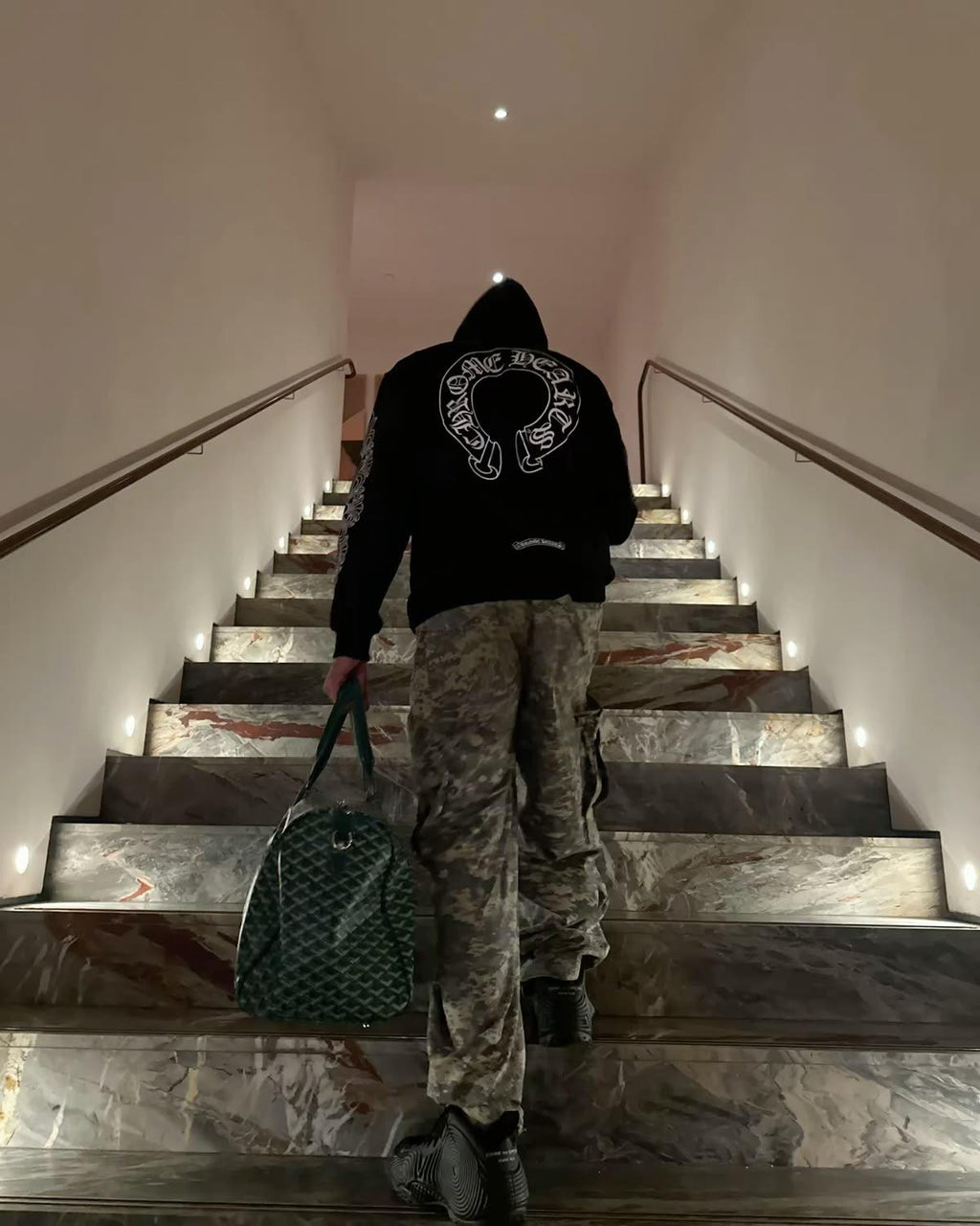 Chrome Horseshoe Floral Hoodie — Siyah — yeni gönderi 11