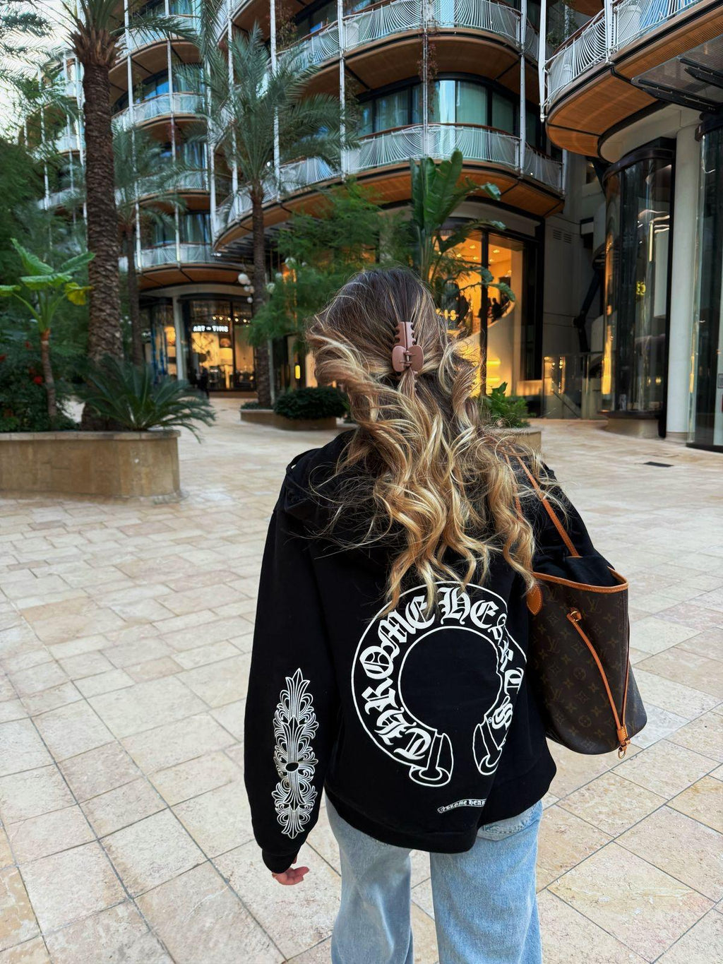Chrome Horseshoe Floral Hoodie — Siyah — yeni gönderi 3