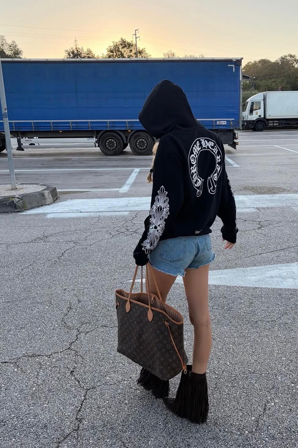 Chrome Horseshoe Floral Hoodie — Siyah — ilk gönderi 35