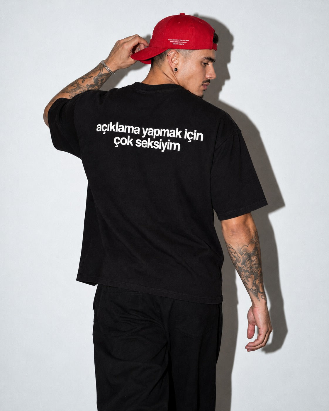 Açıklama Yapmak İçin Çok Seksiyim — siyah tişört arka baskı, Erkek model