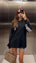 Chrome Floral Sweatshirt — Siyah — model fotoğrafı 26