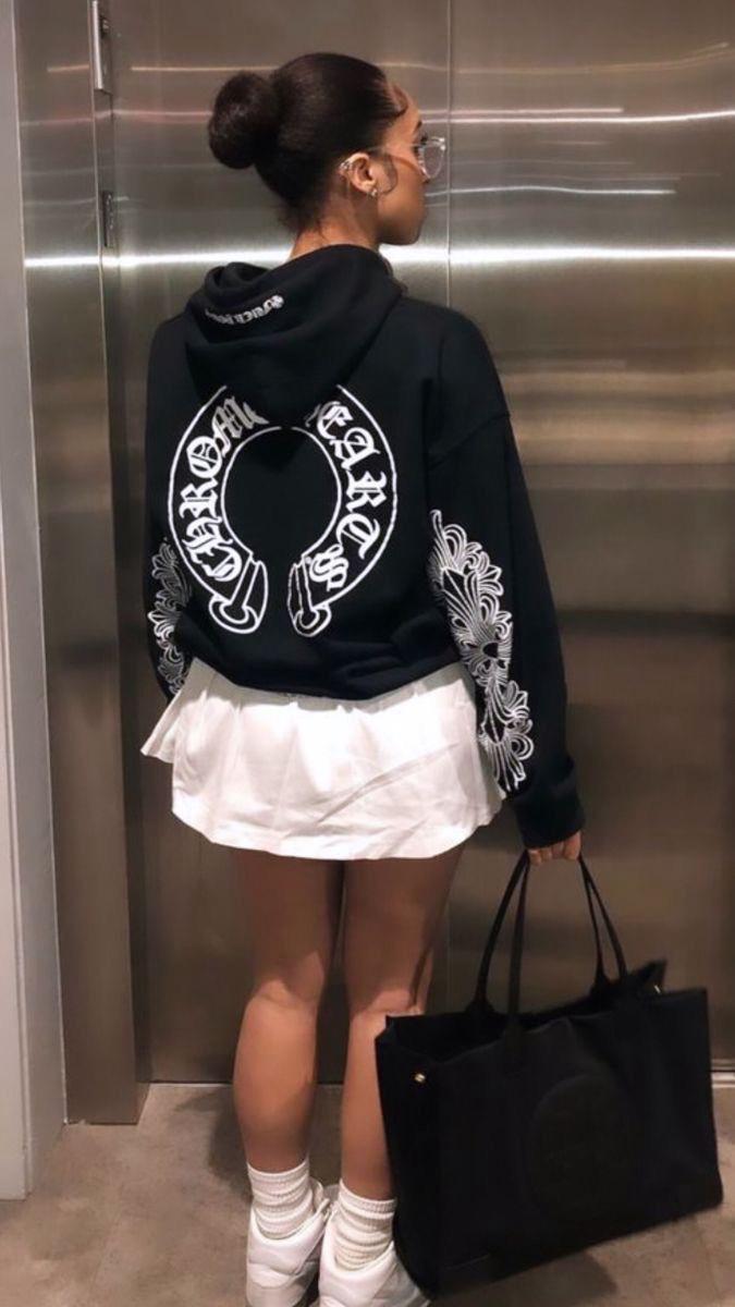 Chrome Horseshoe Floral Fermuarlı Hoodie — Siyah / Açık Amblem — model fotoğrafı 64